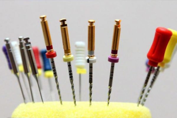 Методика безопасного извлечения фрагментов сломанных эндодонтических инструментов из корневых каналов (удостоверение, 36 ЗЕТ)